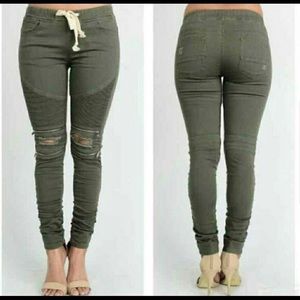 Stylish women’s motto jeans